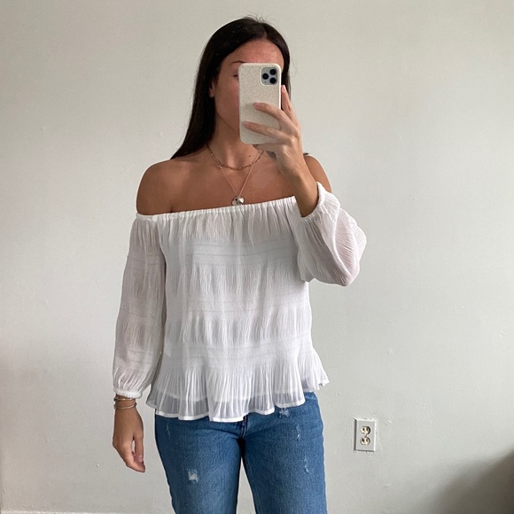 WHITE OFF THE SHOULDER BLOUSE FROM EXPRESS - Picture 1 of 3